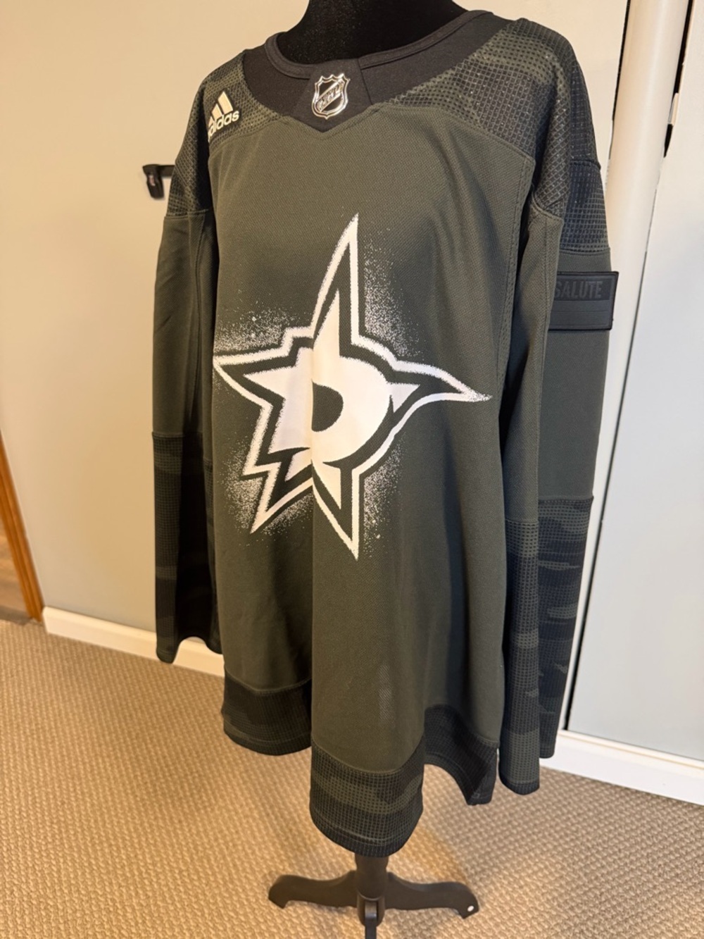 Adidas NHL Dallas Stars Camo Salute Hockey Jersey Size 52 Aeroready NWT